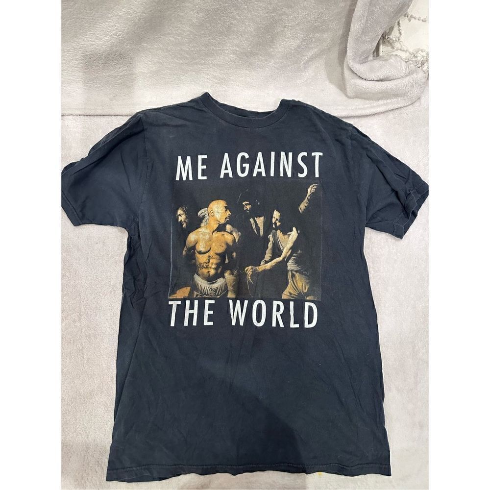 TUPAC me against the world top size L